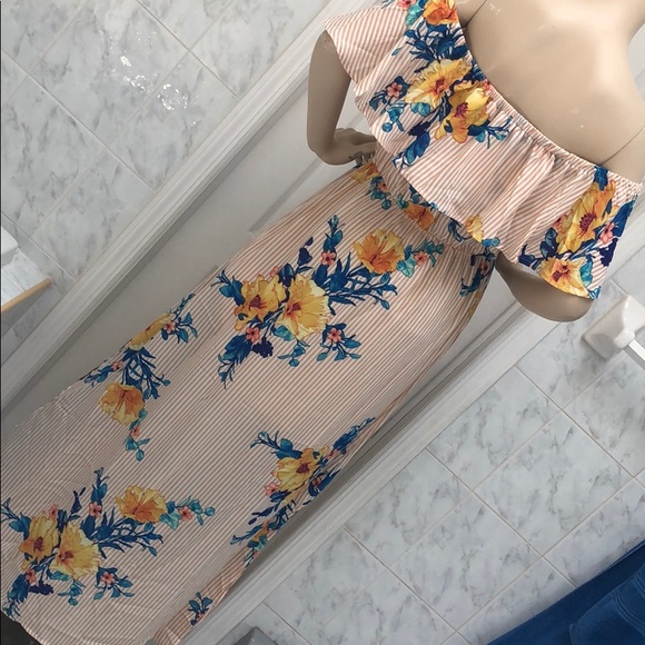 FLORAL OFF SHOULDER MAXI DRESS - Picture 6 of 8